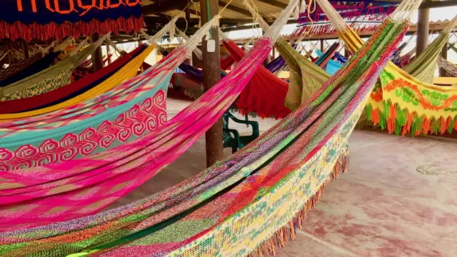 Les hamacs colorés des rancherias dans La Guajira