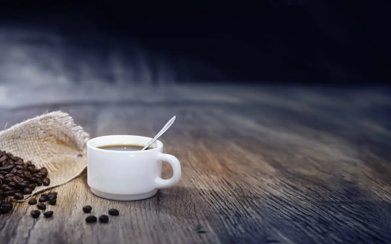 Tasse et grains de café