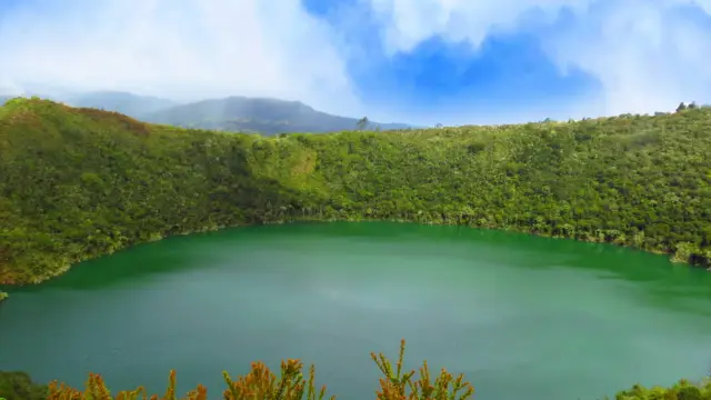 Lagune de GUatavita près de Bogota en Colombie