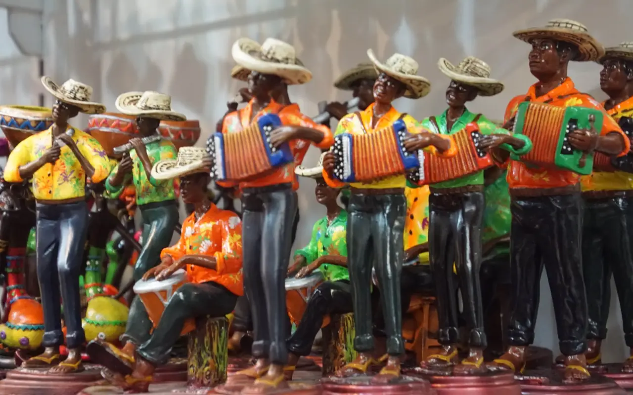 Statuettes de musiciens