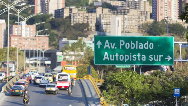 Trafic dans la ville de Medellin en Colombie