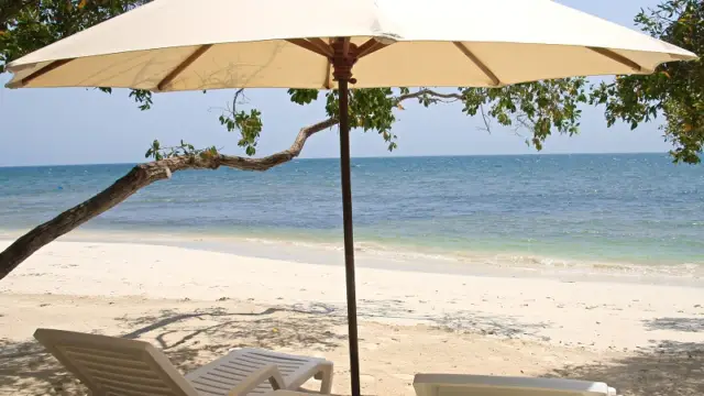 Farniente sur la plage de Baru en Colombie