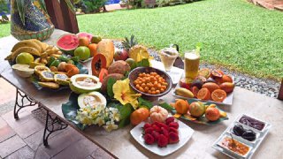 Dégustation de fruits exotiques en Colombie