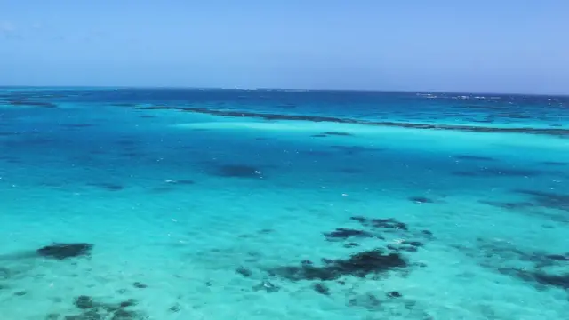 Les eaux cristallines de l'archipel du Rosaire