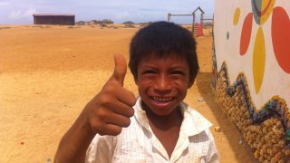 Un enfant wayuu dans la Guajira en Colombie