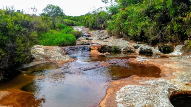 La rivière de Las gachas dans le Santander en Colombie