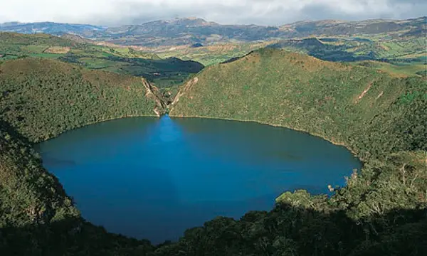 La lagune sacrée de Guatavita en Colombie