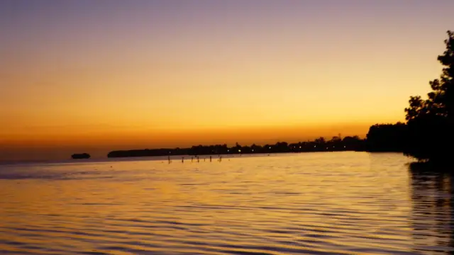 Coucher de soleil sur la Cienaga en Colombie