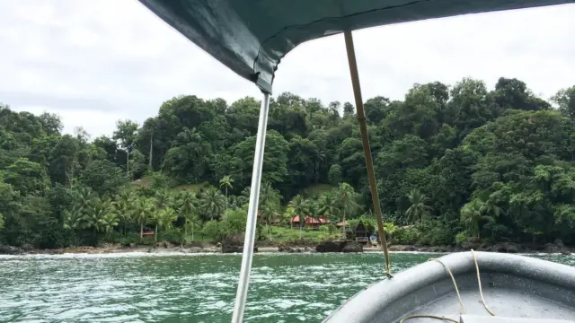 En bateau dans le Choco en Colombie