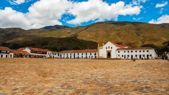 Place centrale de Villa de Leyva en Colombie