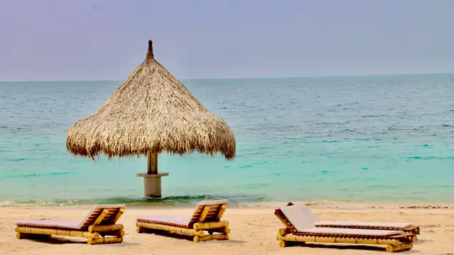 Plage paradisiaquede l'ile Mucura dans l'achipel San Bernardo en Colombie