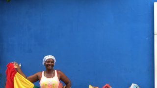 Vendeuse de fruits en Colombie